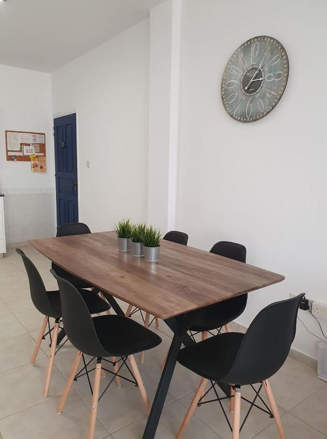 Central Gem - 10 Min Walk To The Sea, Harbor And Mall Apartment Paphos Ngoại thất bức ảnh